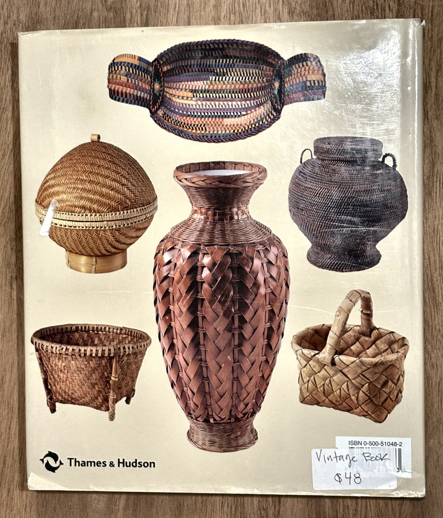 Basketry: A World Guide to Traditional Techniques — Bryan Sentance