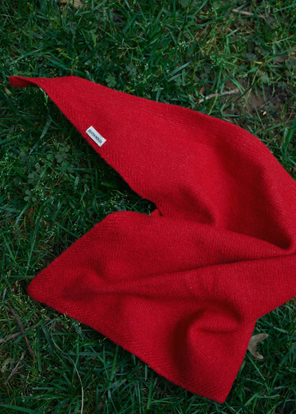 STRAWBERRY TRIANGLE SCARF