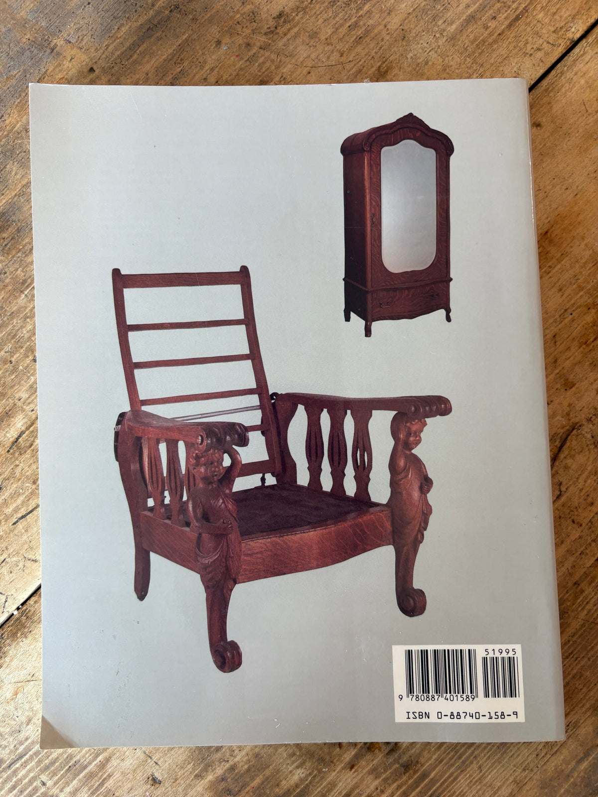 America's Oak Furniture: With Price Guide
