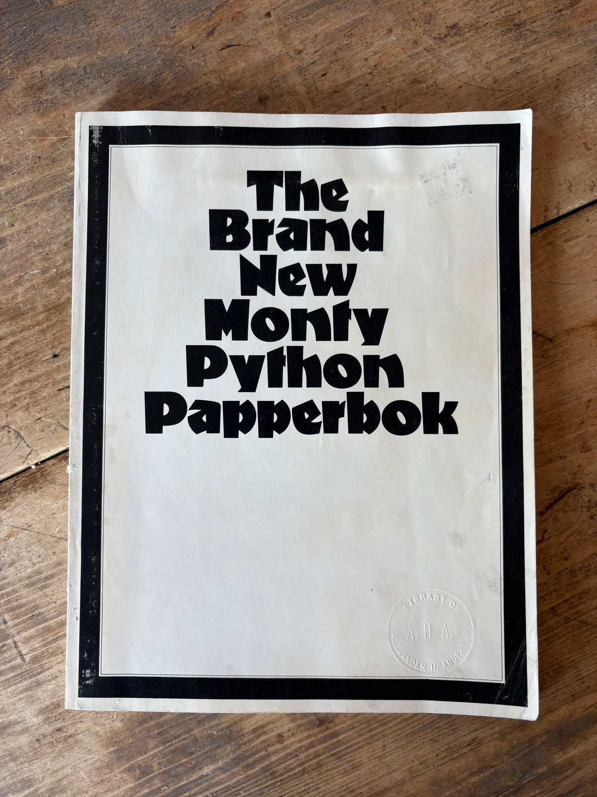 The Brand New Monty Python Papperbok